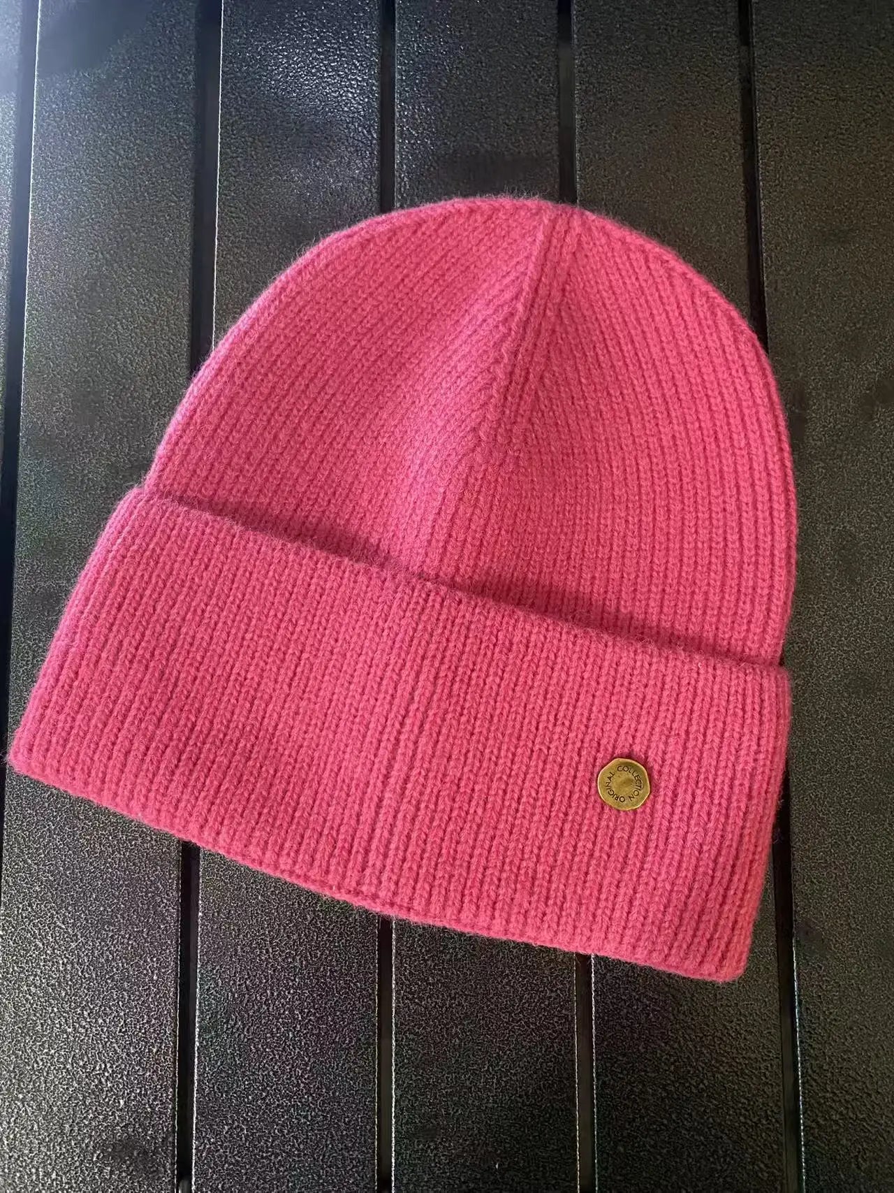 SolidcolorKorean knitted hat metal standard woolwomen's autumn andwinter Internet celebrityversatilewarmknitted windproof hatnew