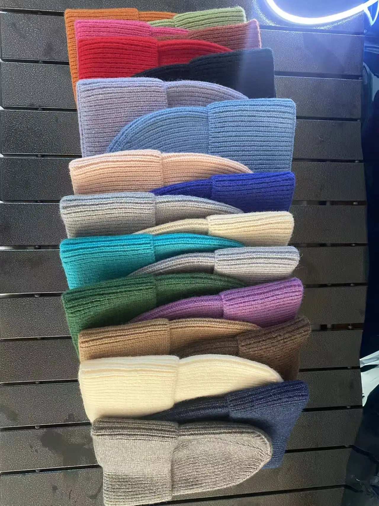 SolidcolorKorean knitted hat metal standard woolwomen's autumn andwinter Internet celebrityversatilewarmknitted windproof hatnew