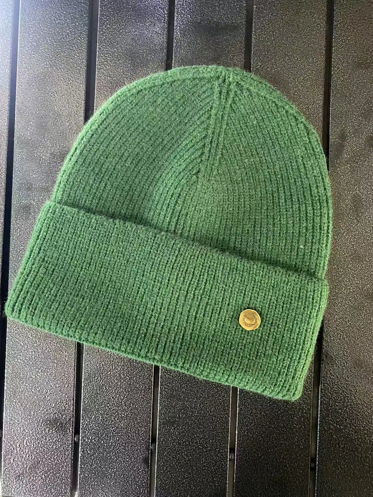 SolidcolorKorean knitted hat metal standard woolwomen's autumn andwinter Internet celebrityversatilewarmknitted windproof hatnew