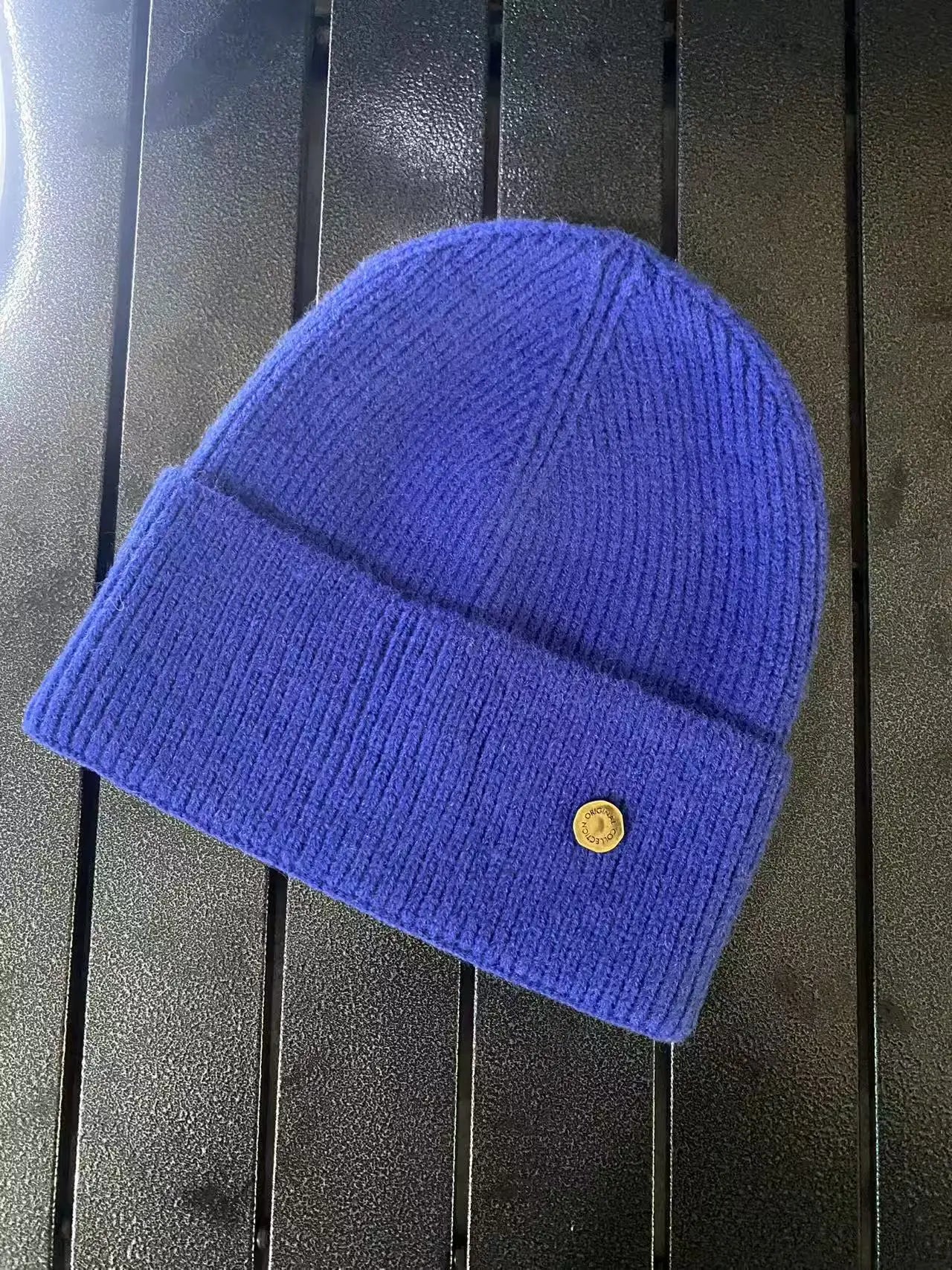 SolidcolorKorean knitted hat metal standard woolwomen's autumn andwinter Internet celebrityversatilewarmknitted windproof hatnew