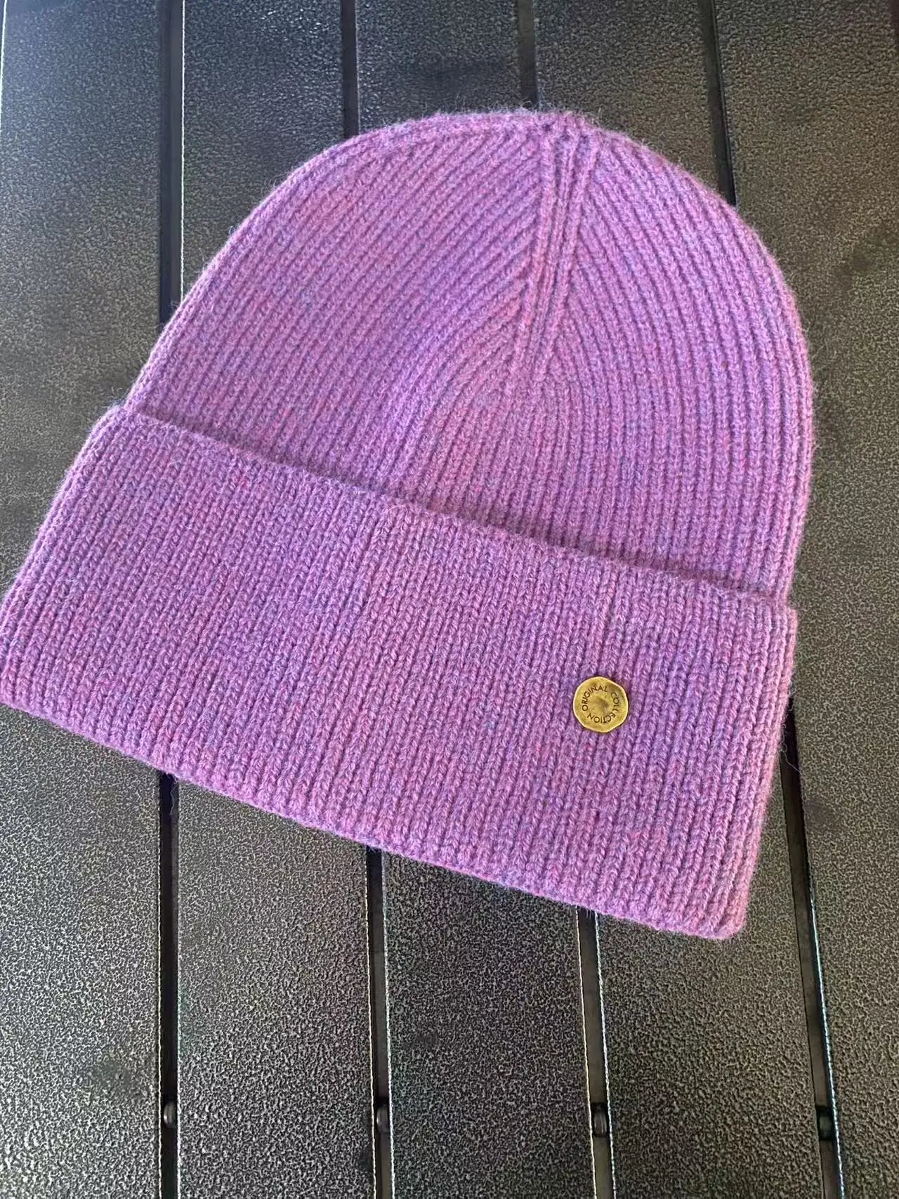 SolidcolorKorean knitted hat metal standard woolwomen's autumn andwinter Internet celebrityversatilewarmknitted windproof hatnew