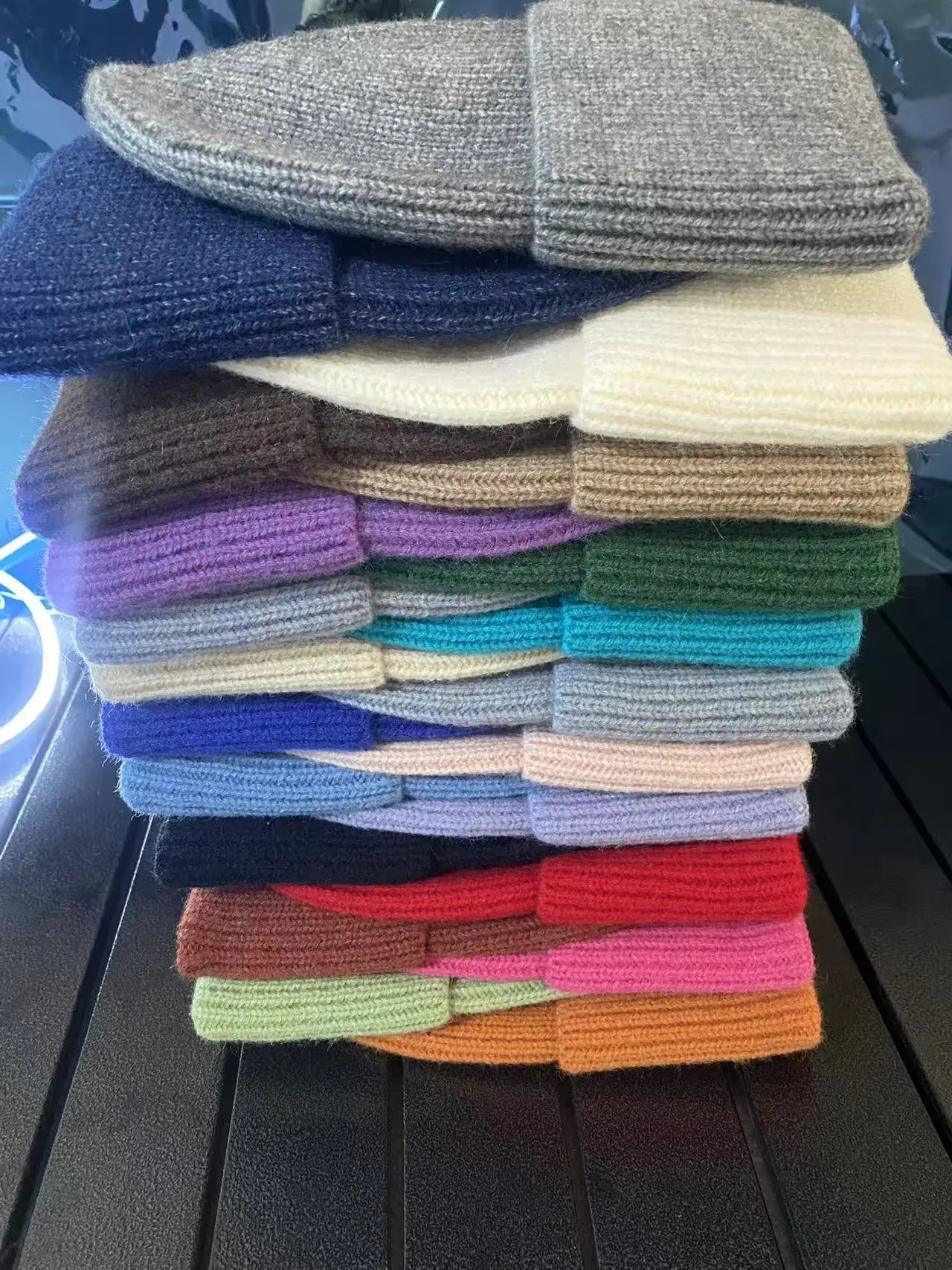 SolidcolorKorean knitted hat metal standard woolwomen's autumn andwinter Internet celebrityversatilewarmknitted windproof hatnew