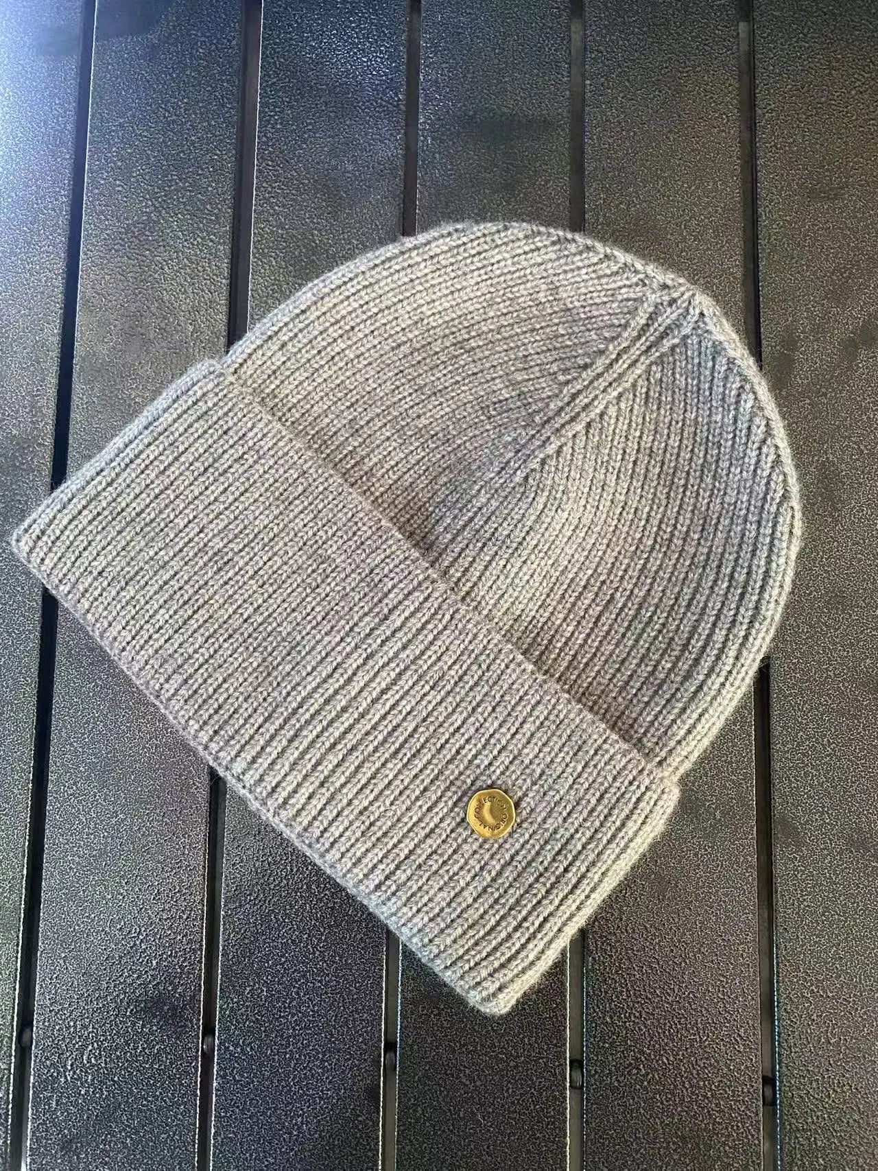 SolidcolorKorean knitted hat metal standard woolwomen's autumn andwinter Internet celebrityversatilewarmknitted windproof hatnew